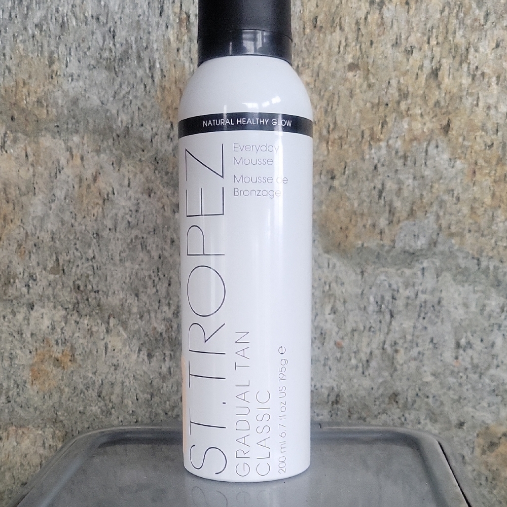 St. Tropez Everyday Mousse in White and Black